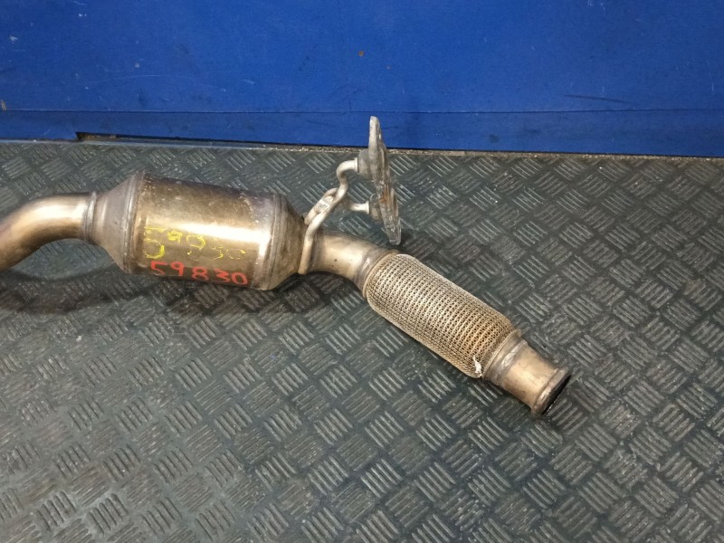 Recambio de catalizador para volkswagen touran (5t1) 2.0 tdi referencia OEM IAM 3Q0131701F  