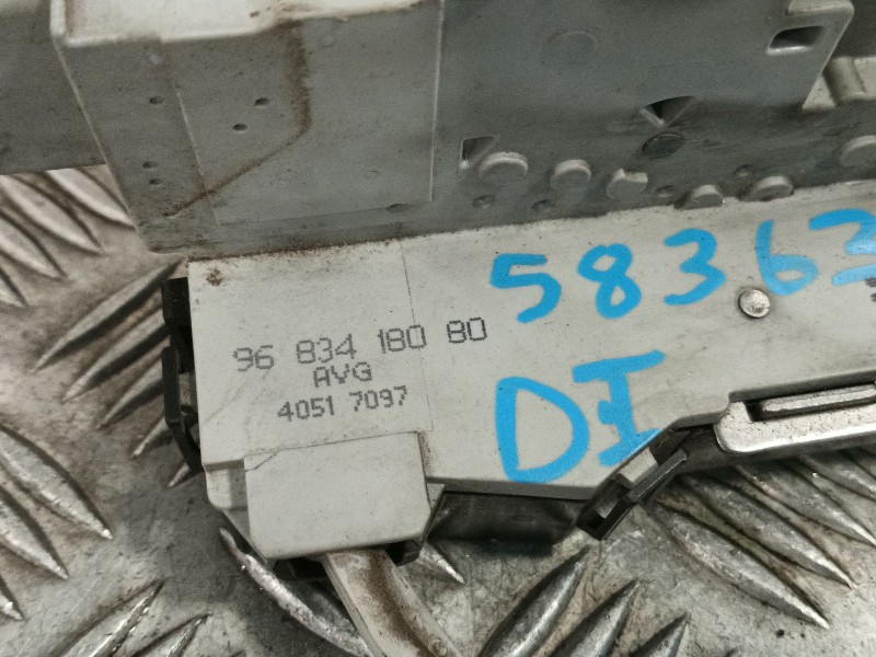 Recambio de cerradura puerta delantera izquierda para peugeot 407 sw referencia OEM IAM 9683418080  