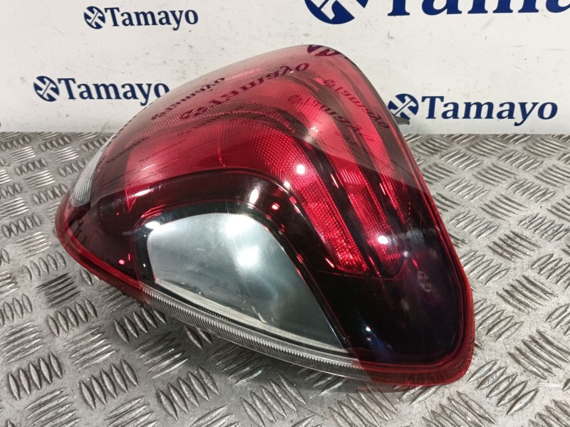Recambio de piloto trasero derecho para peugeot 108 1.0 vti referencia OEM IAM B001031180  