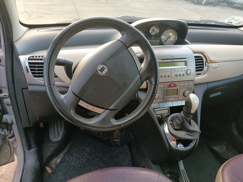 lancia ypsilon (843_) del año 2006