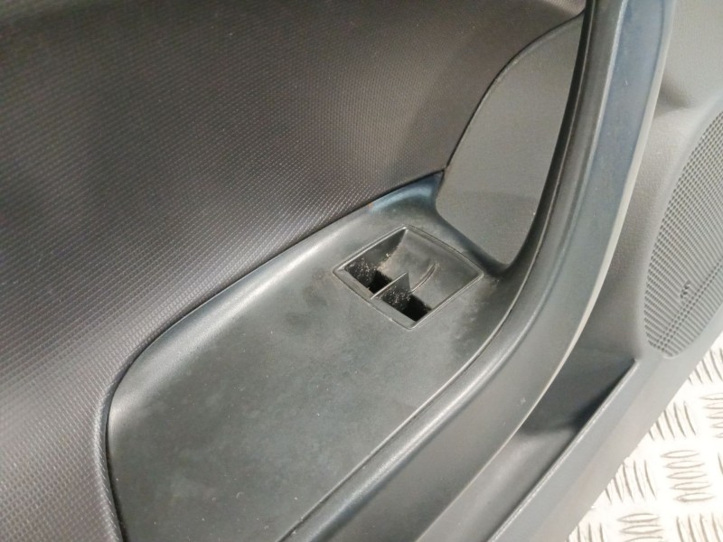Recambio de guarnecido puerta delantera izquierda para seat ibiza (6j5) referencia OEM IAM 6J4867011  