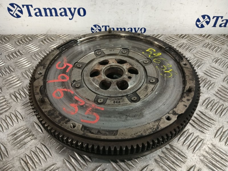 Recambio de volante motor para audi a1 (8x1, 8xk) 1.6 tdi referencia OEM IAM   