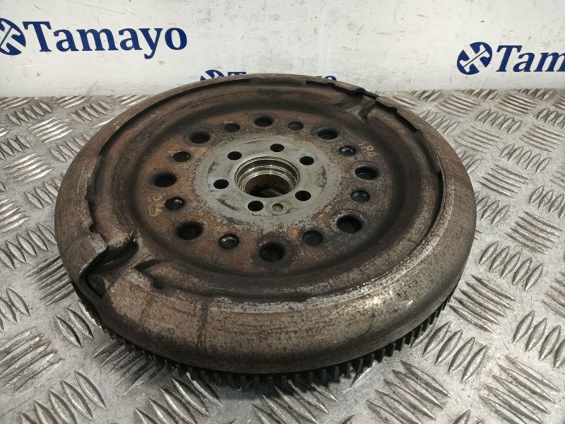 Recambio de volante motor para audi a1 (8x1, 8xk) 1.6 tdi referencia OEM IAM   