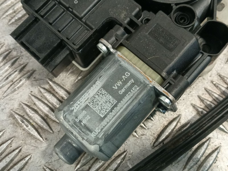 Recambio de elevalunas delantero derecho para seat arona (kj7, kjp) 1.0 tsi referencia OEM IAM 6F9837452  