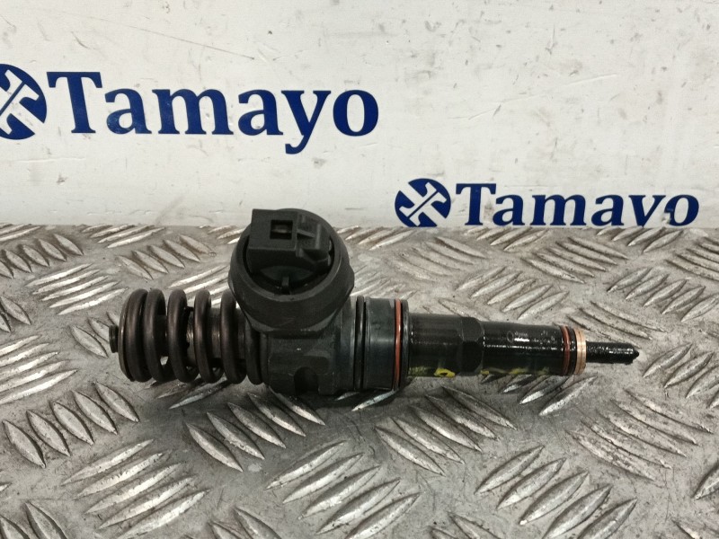 Recambio de inyector para volkswagen golf iv (1j1) 1.9 tdi referencia OEM IAM 038130073AL  