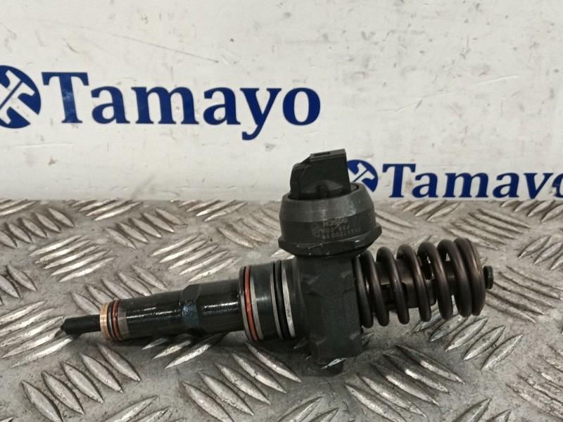 Recambio de inyector para volkswagen golf iv (1j1) 1.9 tdi referencia OEM IAM 038130073AL  