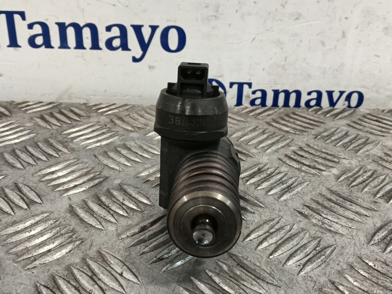Recambio de inyector para volkswagen golf iv (1j1) 1.9 tdi referencia OEM IAM 038130073AL  