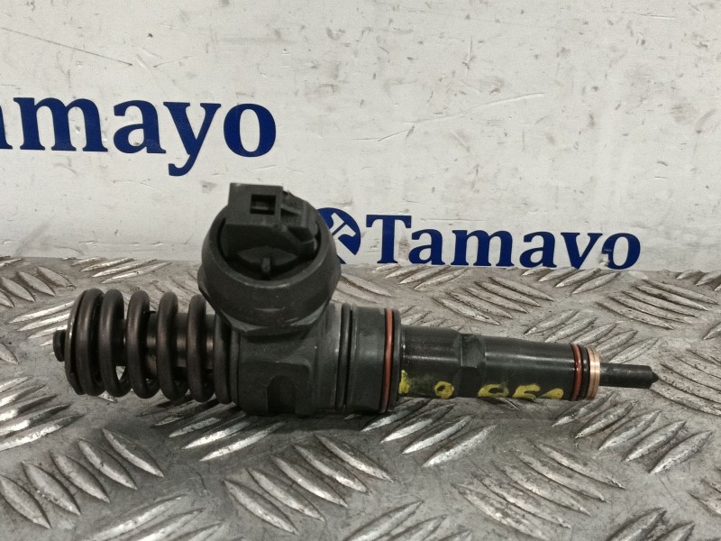 Recambio de inyector para volkswagen golf iv (1j1) 1.9 tdi referencia OEM IAM 038130073AL  