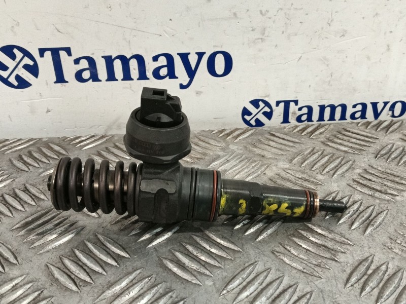 Recambio de inyector para volkswagen golf iv (1j1) 1.9 tdi referencia OEM IAM 038130073AL  