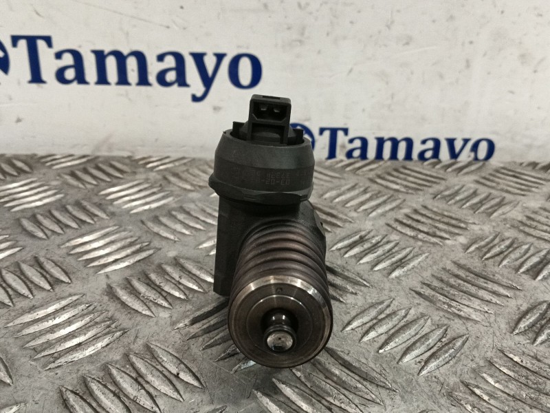 Recambio de inyector para volkswagen golf iv (1j1) 1.9 tdi referencia OEM IAM 038130073AL  