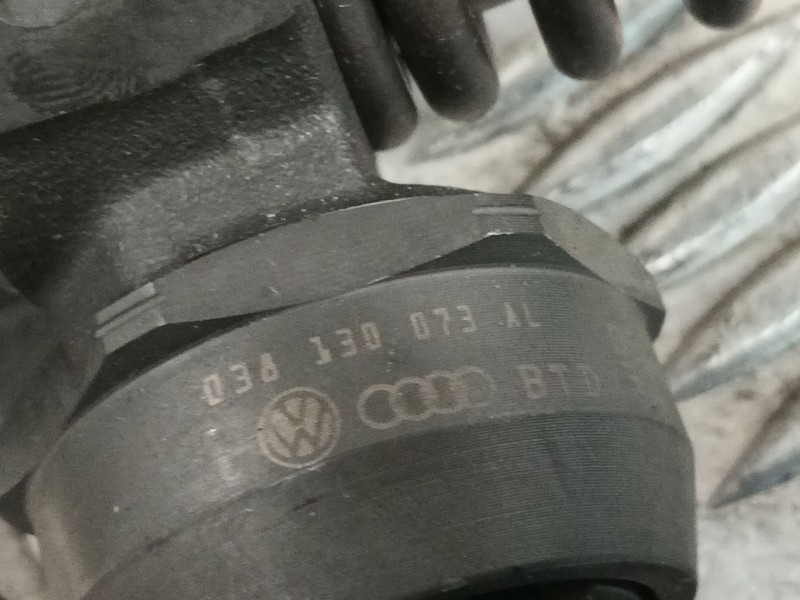 Recambio de inyector para volkswagen golf iv (1j1) 1.9 tdi referencia OEM IAM 038130073AL  