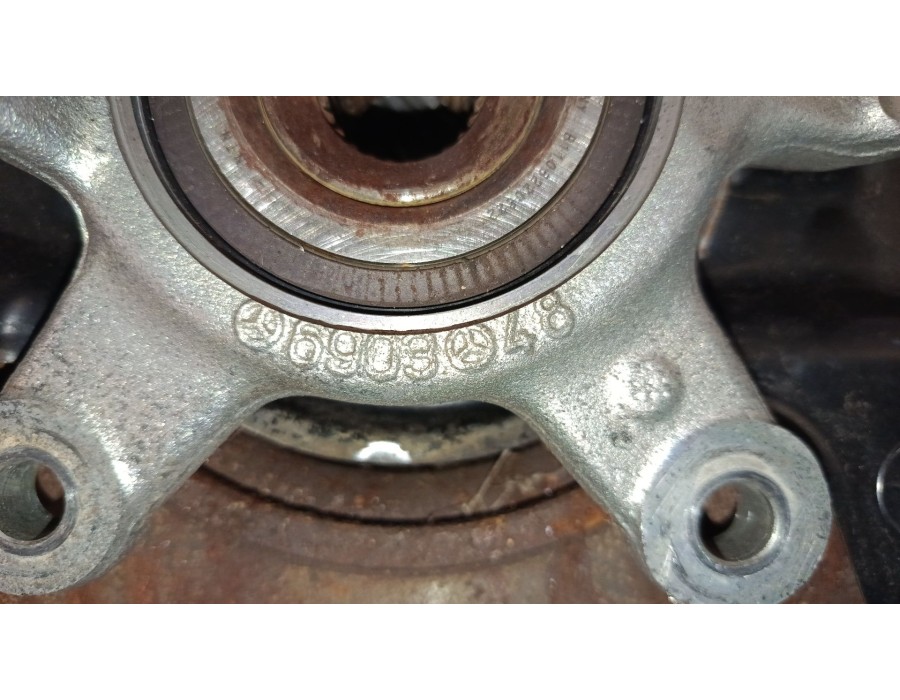 Recambio de mangueta delantera izquierda para mercedes-benz clase a (w169) 2.0 cdi cat referencia OEM IAM 690348  