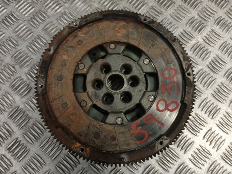 Recambio de volante motor para volkswagen touran (5t1) 2.0 tdi referencia OEM IAM 04L105266AF  