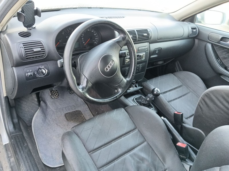 audi a3 (8l1) del año 2002