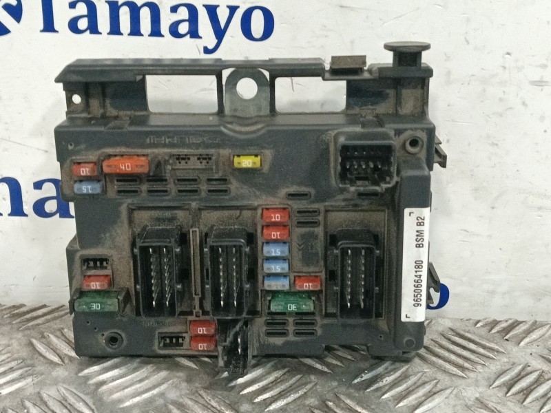 Recambio de caja reles / fusibles para peugeot 307 break (3e) 2.0 hdi 90 referencia OEM IAM 9650664180  