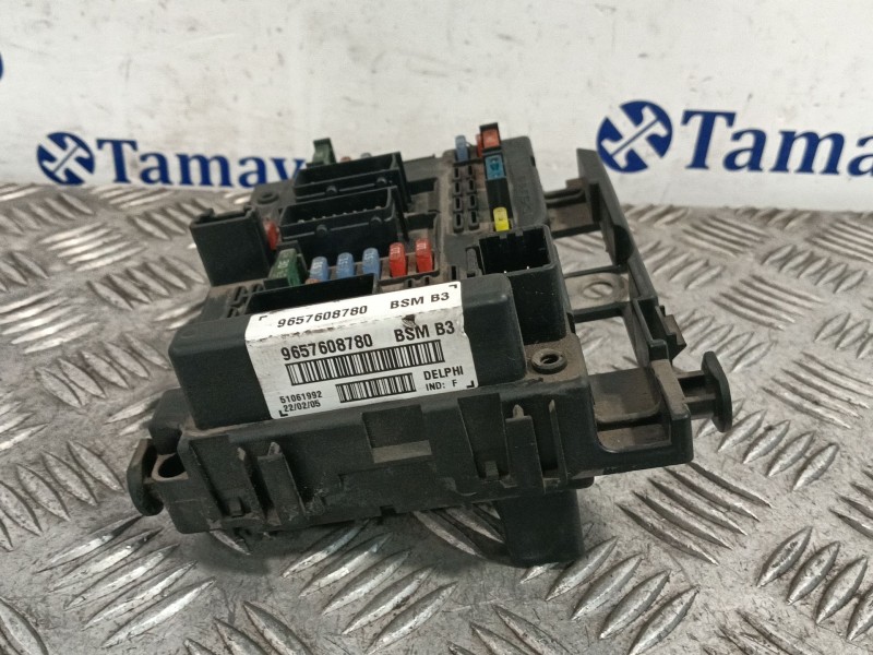 Recambio de caja reles / fusibles para peugeot 307 sw (3h) 1.6 hdi 110 referencia OEM IAM 9657608780  