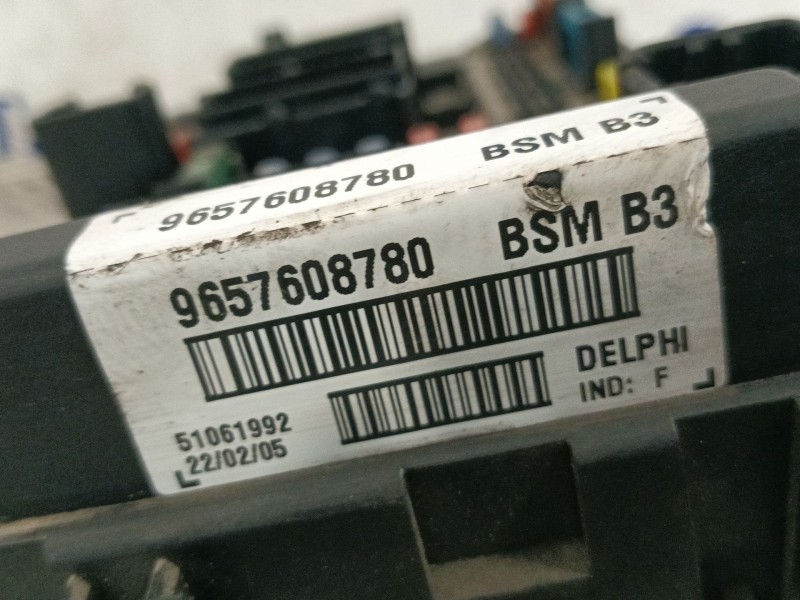 Recambio de caja reles / fusibles para peugeot 307 sw (3h) 1.6 hdi 110 referencia OEM IAM 9657608780  