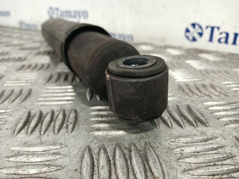 Recambio de amortiguador trasero derecho para renault master ii furgoneta (fd) 2.5 dci referencia OEM IAM   