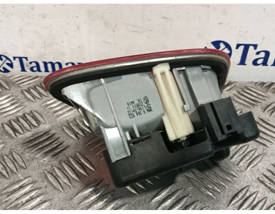 Recambio de piloto trasero izquierdo interior para bmw 3 (e46) 330 i referencia OEM IAM 8364923 230511 230521L