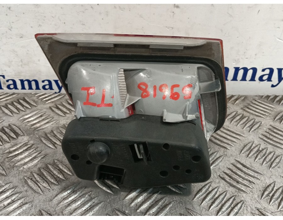 Recambio de piloto trasero izquierdo interior para bmw 3 (e46) 330 i referencia OEM IAM 8364923 230511 230521L