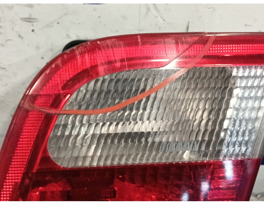 Recambio de piloto trasero derecho interior para bmw 3 (e46) 330 i referencia OEM IAM 8364924 230512 230522R