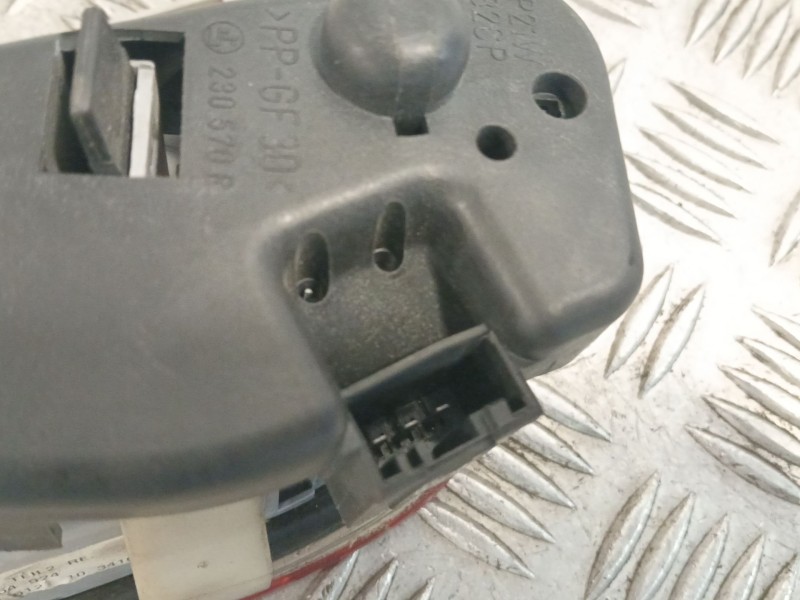 Recambio de piloto trasero derecho interior para bmw 3 (e46) 330 i referencia OEM IAM 8364924 230512 230522R