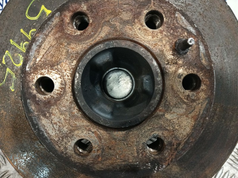 Recambio de mangueta delantera izquierda para iveco daily vi furgoneta 33s15, 35s15, 35c15 referencia OEM IAM   