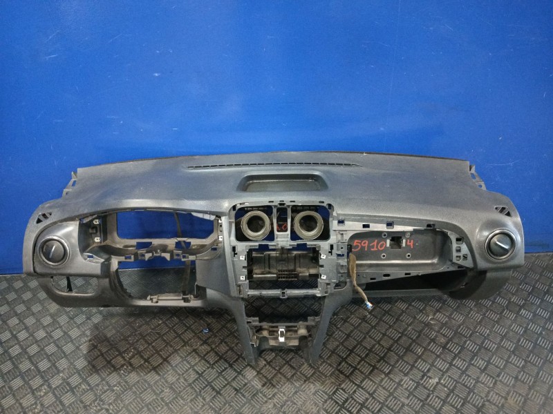 Recambio de salpicadero para dacia sandero referencia OEM IAM 278600249R 681007387R 