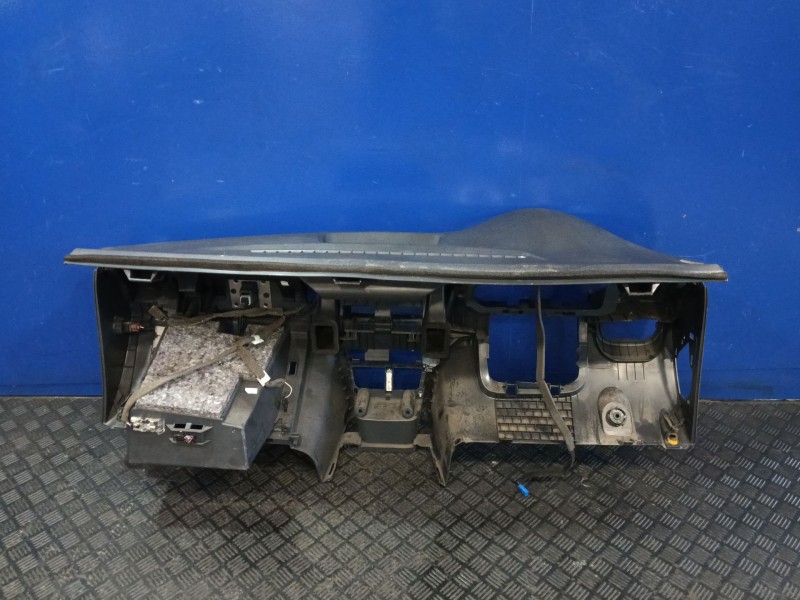Recambio de salpicadero para dacia sandero referencia OEM IAM 278600249R 681007387R 