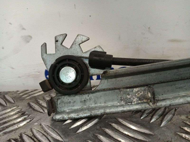 Recambio de elevalunas delantero izquierdo para volkswagen crafter caja cerrada referencia OEM IAM D2399074545  