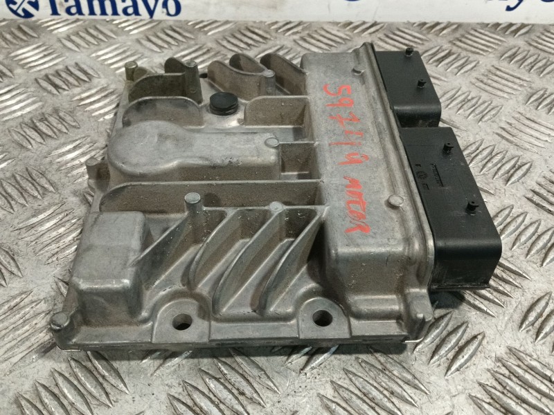 Recambio de centralita motor uce para chevrolet cruze hatchback (j305) 1.7 d referencia OEM IAM 55588354 55579719 