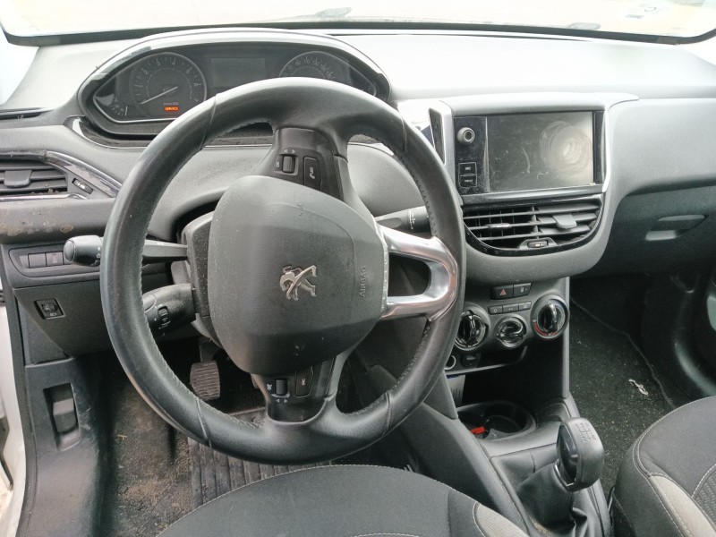peugeot 208 i (ca_, cc_) del año 2015