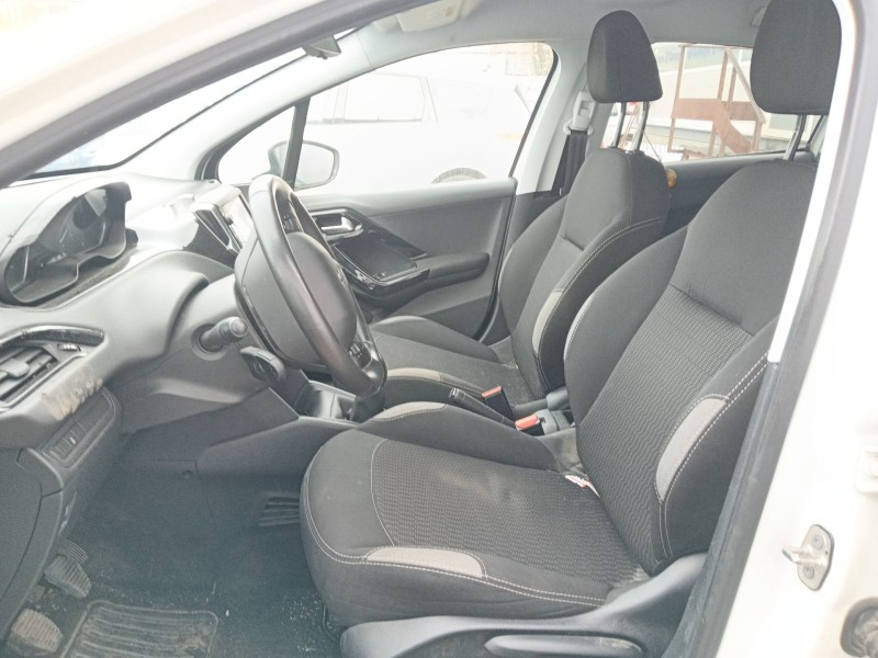 peugeot 208 i (ca_, cc_) del año 2015