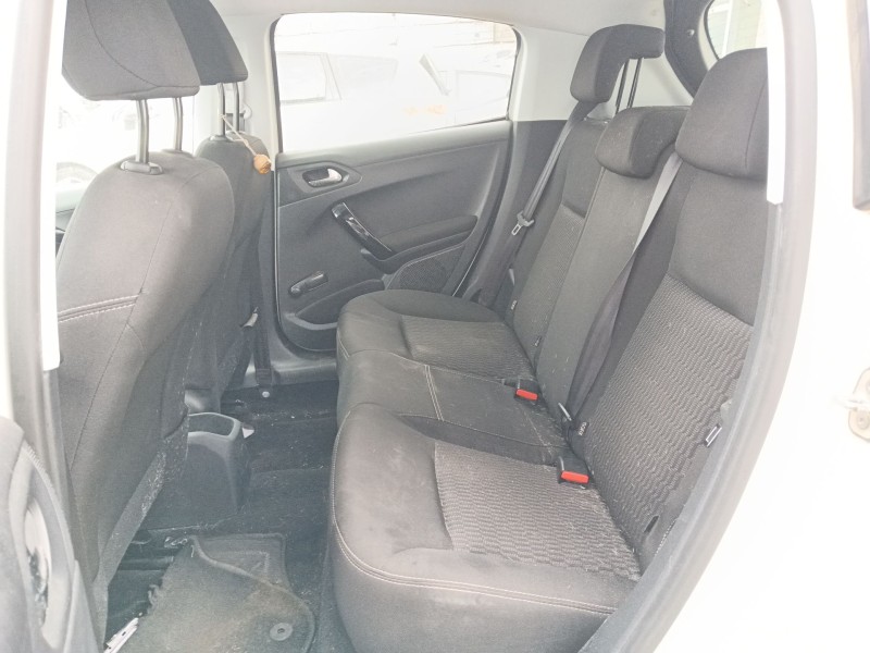 peugeot 208 i (ca_, cc_) del año 2015