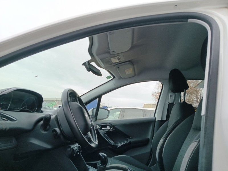 peugeot 208 i (ca_, cc_) del año 2015