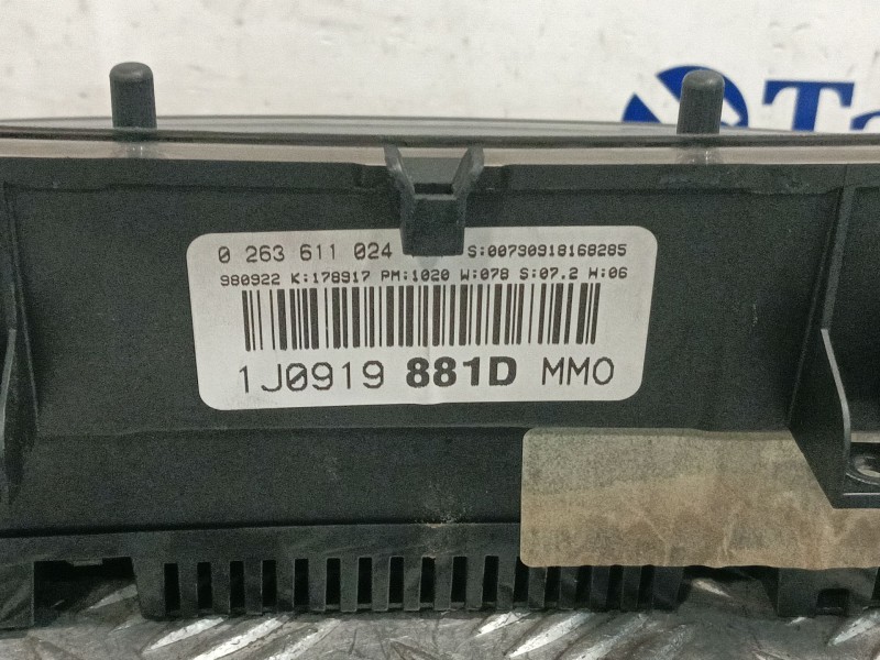 Recambio de cuadro instrumentos para volkswagen golf iv (1j1) 1.9 tdi referencia OEM IAM 0263611024 1J0919881D 