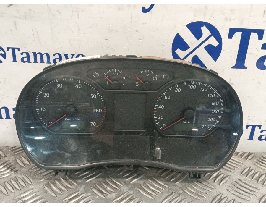 Recambio de cuadro instrumentos para volkswagen polo iv (9n_, 9a_) 1.4 16v referencia OEM IAM 6Q0920803S 110080320029A 88311330