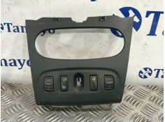 Recambio de moldura para dacia sandero referencia OEM IAM 275009384R  