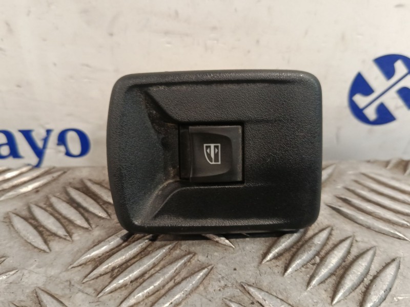 Recambio de mando elevalunas delantero derecho para dacia sandero referencia OEM IAM 0024008901T056  