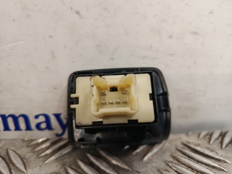 Recambio de mando elevalunas trasero derecho para dacia sandero referencia OEM IAM 0024008901T056  