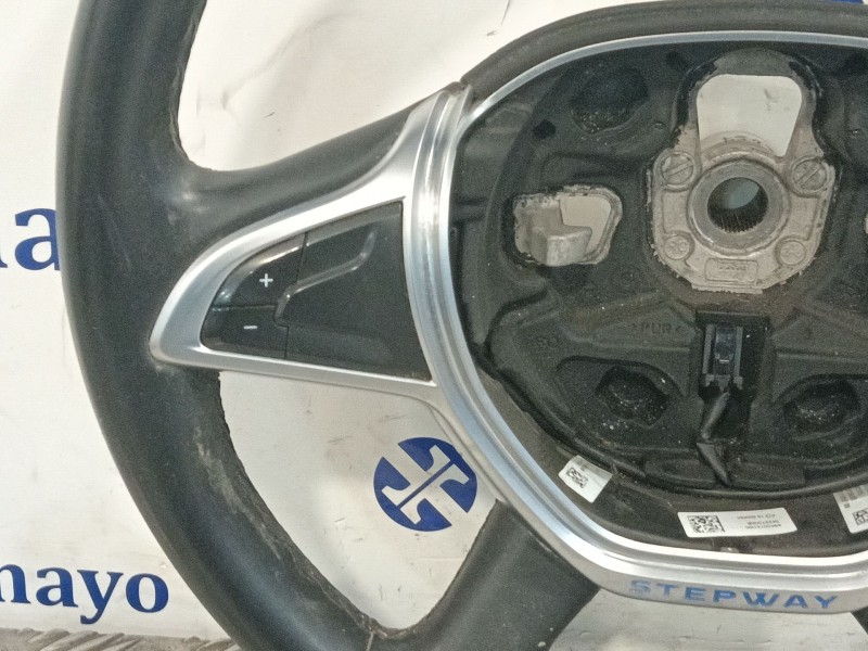 Recambio de volante para dacia sandero referencia OEM IAM 484007478R  