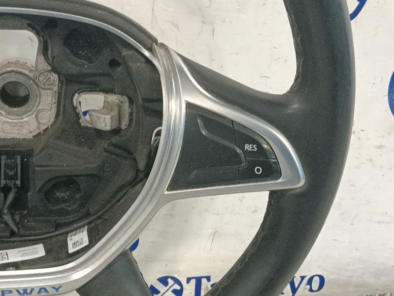 Recambio de volante para dacia sandero referencia OEM IAM 484007478R  