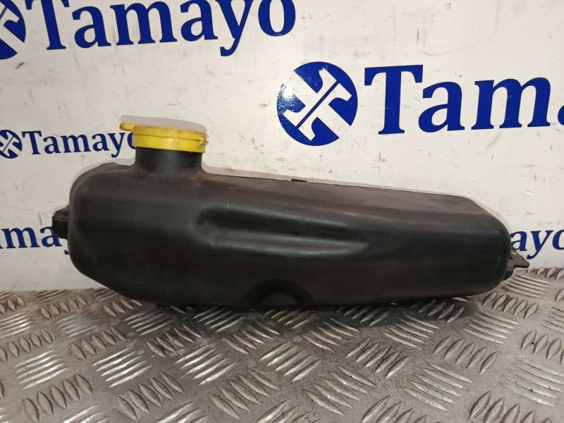 Recambio de deposito limpia para dacia sandero referencia OEM IAM 289102837R 289108414R 289108269R