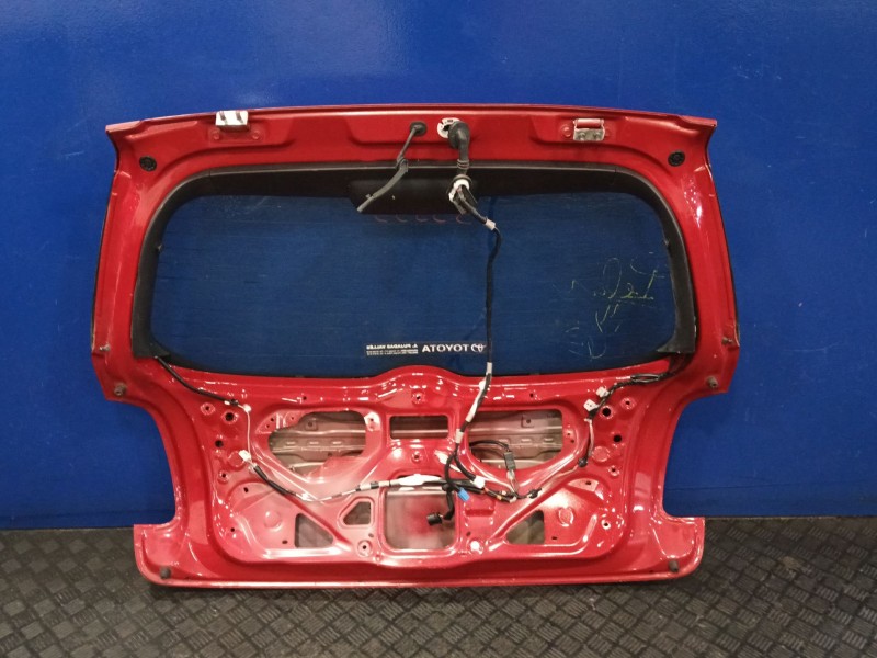 Recambio de porton trasero para toyota auris 1.4 turbodiesel cat referencia OEM IAM   