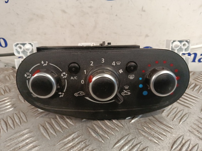 Recambio de mando climatizador para dacia sandero referencia OEM IAM 5P3741700 A42303400 