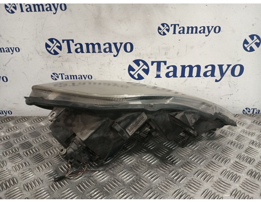 Recambio de faro derecho para opel vivaro a furgoneta (x83) 2.0 cdti (f7) referencia OEM IAM 8200701354 93859829 
