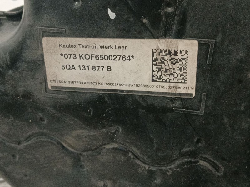 Recambio de deposito adblue para volkswagen touran (5t1) 2.0 tdi referencia OEM IAM 5QA131877B  