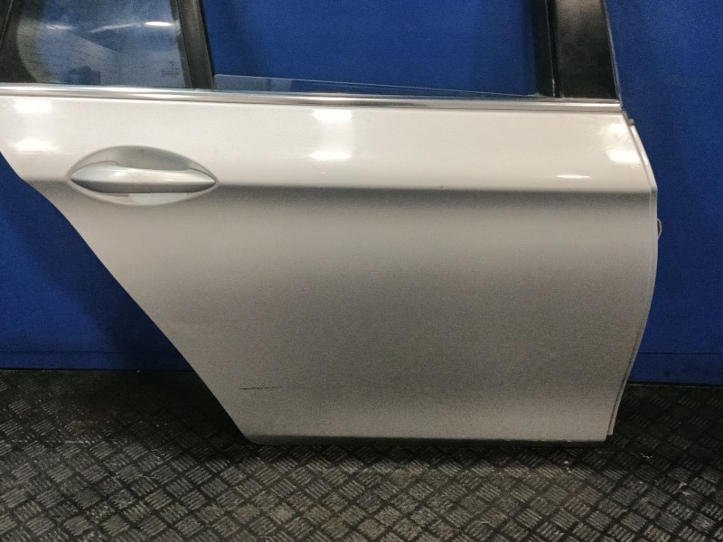 Recambio de puerta trasera izquierda para bmw 5 touring (f11) 520 d referencia OEM IAM 41007206120  