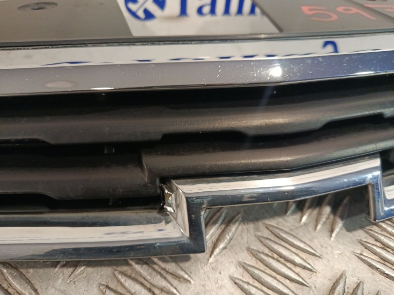 Recambio de rejilla delantera para chevrolet cruze hatchback (j305) 1.7 d referencia OEM IAM 95480166  