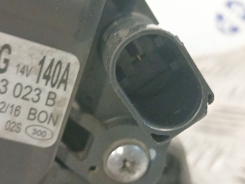 Recambio de alternador para volkswagen polo v (6r1, 6c1) 1.4 tdi referencia OEM IAM 04B903023B  